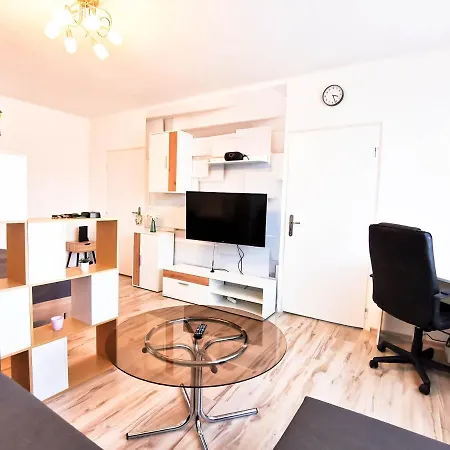 Apartment Hroncova, Near Centre And Park, Quiet Location