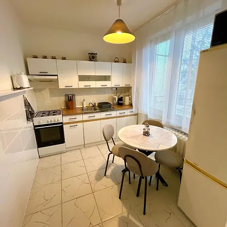 Hroncova, Near Centre And Park, Quiet Location Апартаменти